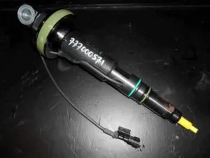 Injector bosch pentru motor cummins qsk19 – cod 777005571