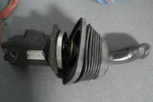 Joystick pentru excavator liebherr r912 - piesă originală 1 Joystick pentru excavator liebherr r912 – piesă originală