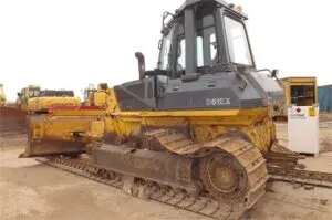 Dezmembrăm bulldozer komatsu d61ex-12