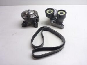 Kit întinzător de curea cu rolă și pompă pentru daf 1 Kit întinzător de curea cu rolă și pompă pentru daf