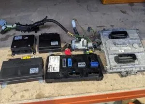 Kit calculatoare pornire iveco f4afe611a 220cp (incluzând unitatea de control motor, modulul de control imobilizator și cablaj)