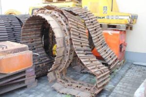 Lanț de rulare pentru excavator liebherr r914 - second hand 1 Lanț de rulare pentru excavator liebherr r914 – second hand