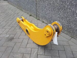 Braț încărcător frontal liebherr l514 - link galben 1 Braț încărcător frontal liebherr l514 – link galben
