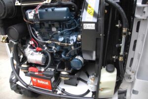 Motor bobcat e17 1 Motor bobcat e17