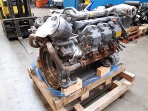 Motor deutz tcd2015v06 - vedere frontală pe palet în depozit 1 Motor deutz tcd2015v06 – vedere frontală pe palet în depozit