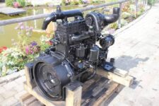Motor Isuzu Diesel pe Paletă – Utilizat pentru Aplicații Industriale/Generatoare