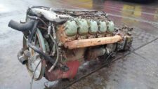 Motor Mercedes-Benz second-hand pentru piese de schimb
