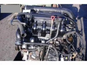Motor mercedes pentru utilaje agricole – vedere frontală