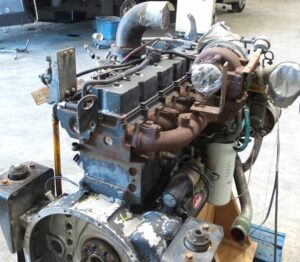 Motor diesel cummins c8. 3 300 cp