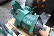 Motor hidraulic A6VM 107 pentru excavator Liebherr A312