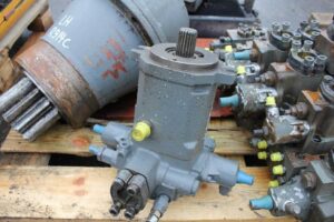 Motor hidraulic liebherr hmf 75-02 pentru excavator liebherr r914