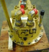 Motor hidraulic pentru excavator Caterpillar 320B - Piese de schimb