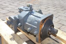Motor hidraulic pentru încărcător frontal Liebherr L544