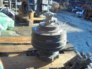 Motor hidraulic pentru mini-încărcător frontal komatsu sk 714 1 Motor hidraulic pentru mini-încărcător frontal komatsu sk 714