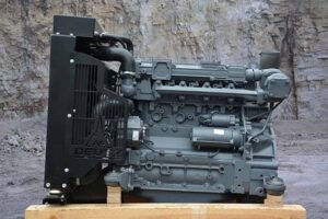 Motor reconstruit deutz bf4m2012 sau piese pentru motor 1 Motor reconstruit deutz bf4m2012 sau piese pentru motor