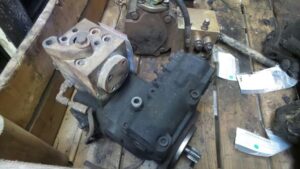 Pompa hidraulică pentru volvo l150 - second hand 1 Pompa hidraulică pentru volvo l150 – second hand