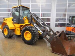 Piese de schimb din dezmembrări pentru încărcător frontal hyundai hl 740 1 Piese de schimb din dezmembrări pentru încărcător frontal hyundai hl 740