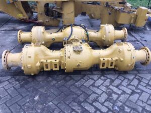 Piese de schimb second hand caterpillar 938h - axă/punte față-spate 1 Piese de schimb second hand caterpillar 938h – axă/punte față-spate
