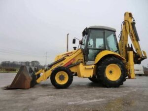 Piese de schimb second hand pentru buldoexcavator new holland lb95