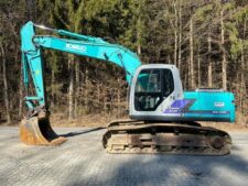 Piese Dezmembrate pentru Excavator Kobelco SK200 – Motor, Lanț de Rulare, Coroană de Rotire