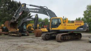 Piese dezmembrate pentru excavator volvo ec460: lanț de rulare, role de rulare, pompa hidraulică 1 Piese dezmembrate pentru excavator volvo ec460: lanț de rulare, role de rulare, pompa hidraulică