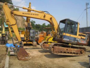 Piese de schimb din dezmembrări pentru excavatoare komatsu pc95 și pc120 lc-3