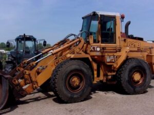 Piese din dezmembrări pentru buldoexcavator case 621b: motor, axa față, axa spate, diferențial 1 Piese din dezmembrări pentru buldoexcavator case 621b: motor, axa față, axa spate, diferențial