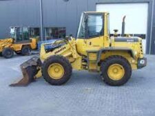 Piese din dezmembrări pentru Komatsu WA120 - încărcător frontal, braț, axă față/spate, motor