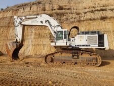 Piese din dezmembrări pentru excavator Liebherr R984: joystick, coroană de rotire, role de rulare