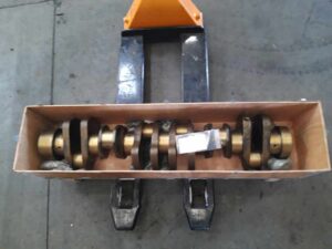 Arbore cotit pentru motor încărcător frontal cat 826g 1 Arbore cotit pentru motor încărcător frontal cat 826g