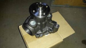 Pompa apă nouă pentru motor deutz f2l2011