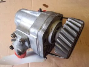 Pompa hidraulică bosch 510510323 pentru motor deutz 913