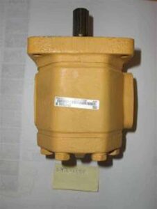 Pompa hidraulică komatsu 07426-67101, galbenă, cu ax striat