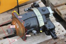 Pompa Hidraulică Liebherr L556 Second Hand - Specificații Detaliate (Dimensiuni: 14,4 cm x 15,95 cm, D 44 mm, 21 Dinti)