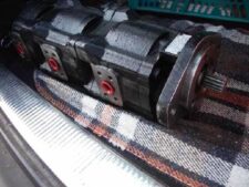 Pompa hidraulică pentru încărcător frontal Komatsu WA320