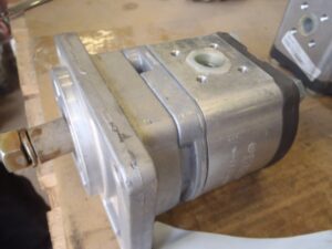 Pompa hidraulică tip bosch 0510 445 300 (import germania) 1 Pompa hidraulică tip bosch 0510 445 300 (import germania)