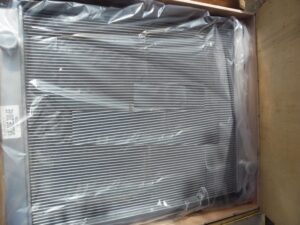 Radiator de răcire ulei-apa pentru excavatoare kobelco sk230-6 sk250-6 1 Radiator de răcire ulei-apa pentru excavatoare kobelco sk230-6 sk250-6