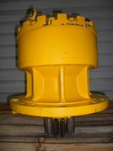 Reductor de rotire pentru utilaje caterpillar - componentă industrială yellow 1 Reductor de rotire pentru utilaje caterpillar – componentă industrială yellow