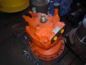 Reductor de rotire pentru excavator daewoo 220 1 Reductor de rotire pentru excavator daewoo 220