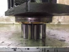 Reductor de rotire pentru Komatsu PC210 NLC-8