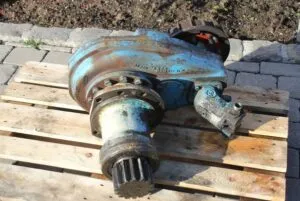 Reductor de rotire pentru excavator fuchs 712