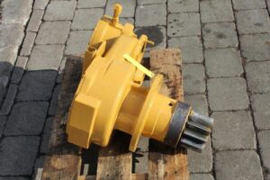 Reductor de rotire second-hand pentru excavator caterpillar 212 bft 1 Reductor de rotire second-hand pentru excavator caterpillar 212 bft