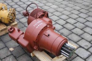Reductor de rotire pentru excavator liebherr r922