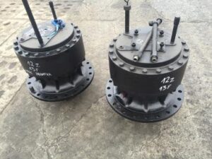 Reductor rotire second hand pentru excavator caterpillar 365 1 Reductor rotire second hand pentru excavator caterpillar 365