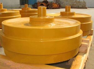 Rola de ghidaj pentru buldozer caterpillar d10r - piese de schimb utilaje grele 1 Rola de ghidaj pentru buldozer caterpillar d10r – piese de schimb utilaje grele
