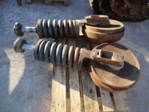 Rola ghidaj idler tensioner pentru excavator komatsu pc210nlc-8 1 Rola ghidaj idler tensioner pentru excavator komatsu pc210nlc-8