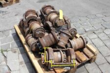 Rulouri de rulare pentru excavator Caterpillar 345 - 21cm x 26cm
