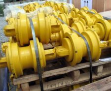 Role rulare galbene pentru utilaje Komatsu PC07