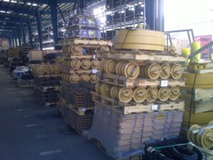 Role și lanțuri de rulare pentru buldozere și excavatoare komatsu și caterpillar d4, d5, d6 1 Role și lanțuri de rulare pentru buldozere și excavatoare komatsu și caterpillar d4, d5, d6