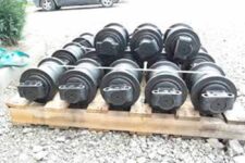 Role de rulare excavator Case CX290B - Palet cu role multiple